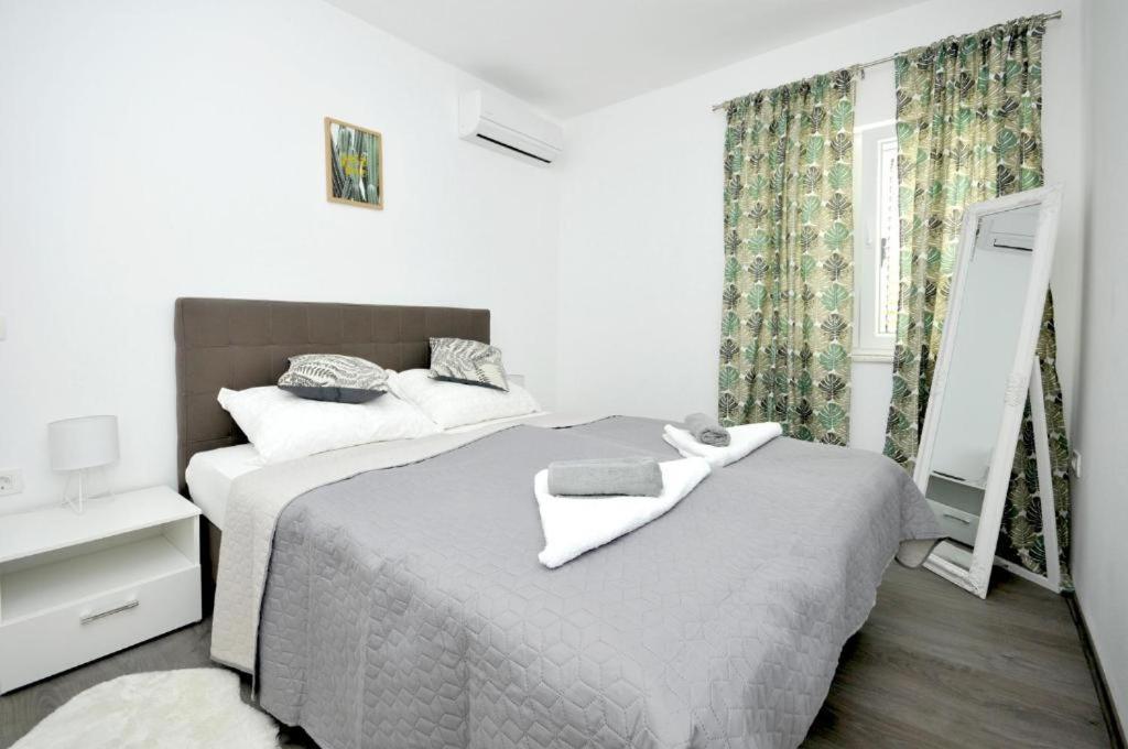 Villa Carolina Trogir Eksteriør bilde